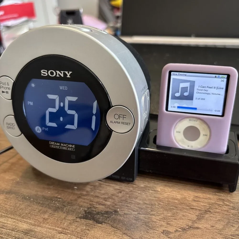 Sony Dream Machine ICF-C7IP AM/FM Radio Alarm Clock iPod Dock WORKS. See Info